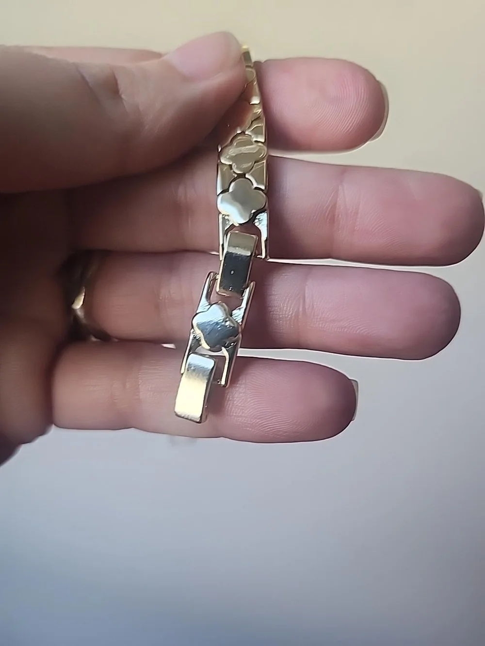 Gold Clover Link Bracelet - Women's Fashion Bracelet